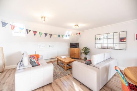 2 bedroom coach house to rent - Photo 3