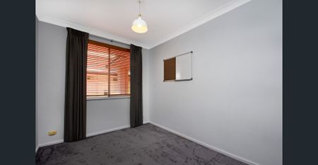 Charming Guildford Home - Photo 5