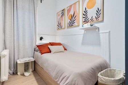 Carrer de Nàpols, Barcelona, Catalonia 08013 - Photo 2