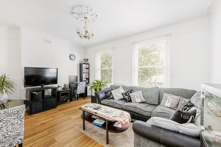 1 Bed Flat, Churchfield Road, W3 - Photo 2