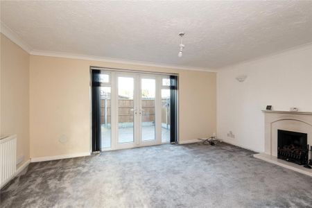 3 bedroom end of terrace house to rent - Photo 2