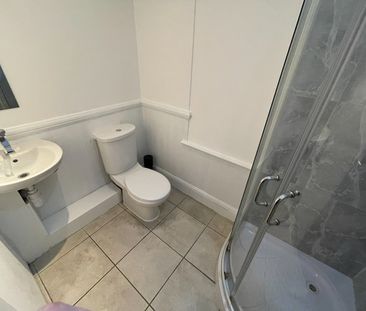 Room in a Shared House, High Road, NW10 - Photo 6