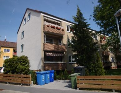 2,5-Zimmer-Dachgeschosswohnung in ruhiger Stichstraße - Photo 1