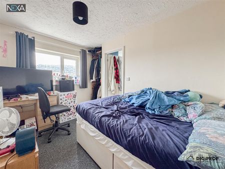 House - Detached For Rent Tower Street, Pontypridd - Photo 3
