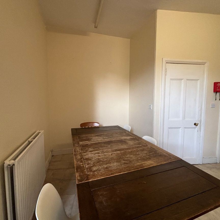 4 bedroom apartment to rent - Photo 1