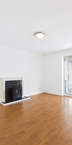 Wargrove Drive, Sandhurst Wargrove Drive, Sandhurst - Photo 1