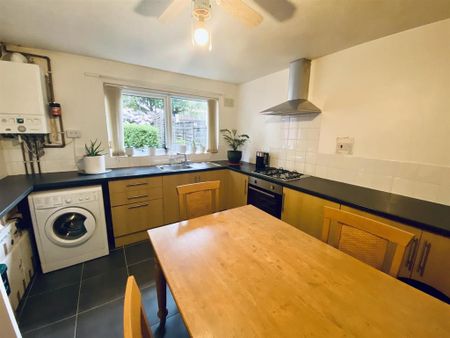 2 bedroom end of terrace house to rent - Photo 4