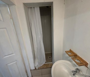 Hinckley Road, LE3 0WA, Leicester - Photo 2