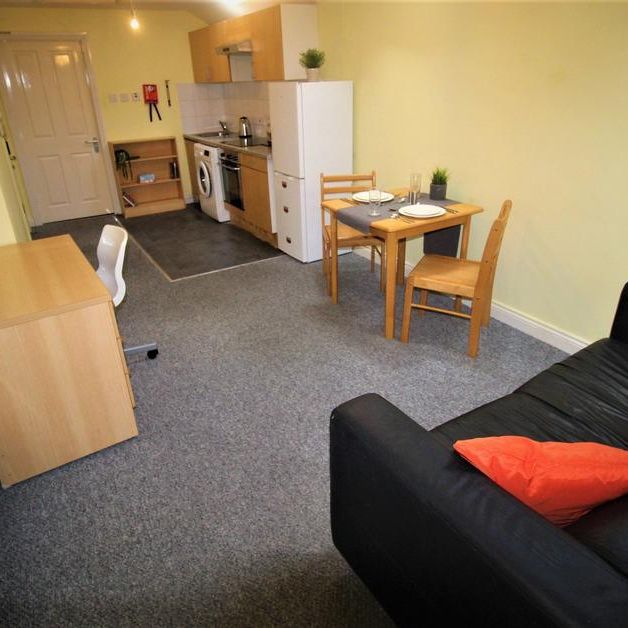 1 bedroom flat to rent - Photo 1