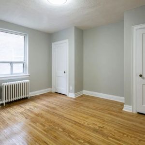 119 Eglinton Avenue West - Photo 2