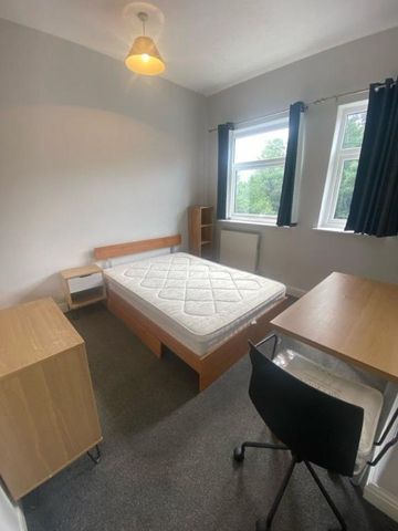 3 bedroom terraced house to rent - Photo 5