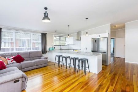 2 BR modern, double glazed near many local schools - Photo 2