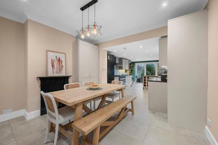 2 bedroom semi-detached house to rent - Photo 3