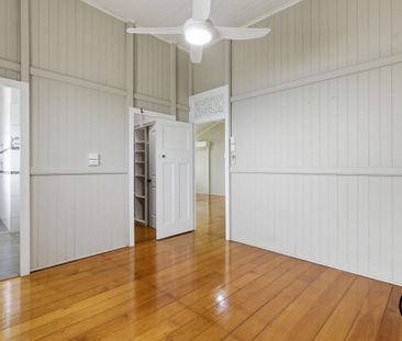 Character Queenslander Living in a Central North Ipswich Location 🏡 - Photo 3