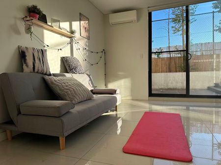 Modern & Convenient Living in the Heart of Asquith - Photo 2