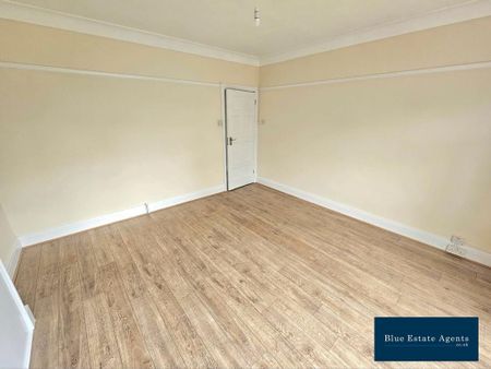 4 bedroom detached house to rent - Photo 5