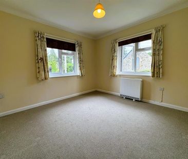 3 bedroom semi-detached house to rent - Photo 6
