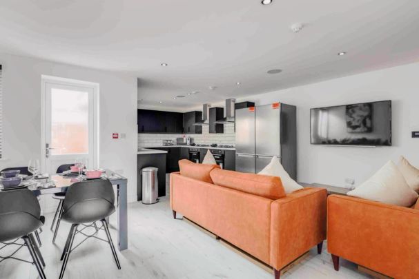 6 Beds 6 Baths - Photo 1