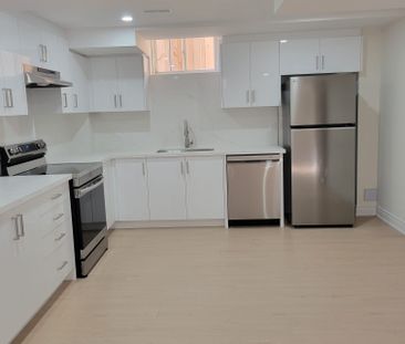 For Lease - 30 Wilson Drive, Bradford West Gwillimbury, Ontario - Photo 4