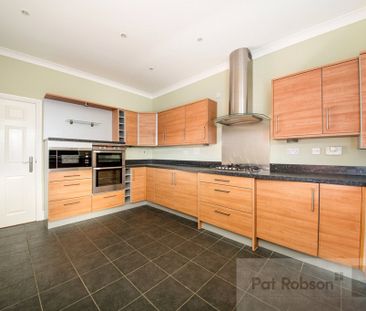 Featherstone Grove, Gosforth - Photo 2