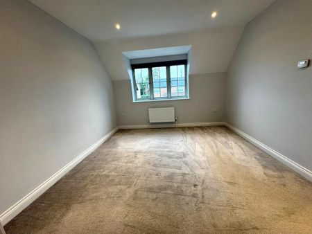 4 bedroom detached house to rent - Photo 3