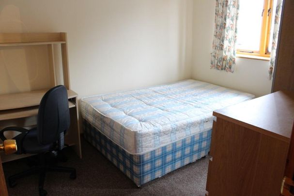 6 bedroom detached house to rent - Photo 1