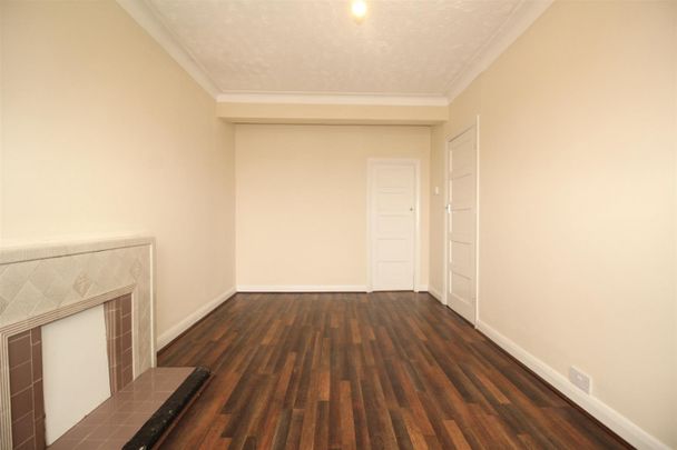 2 Bedroom Apartment - Above Shop To Let - Photo 1
