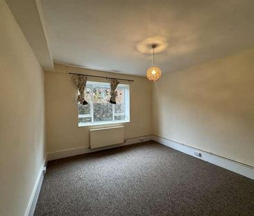 The Hollies, Worcester Road, Malvern, Worcestershire, WR14 - Photo 3