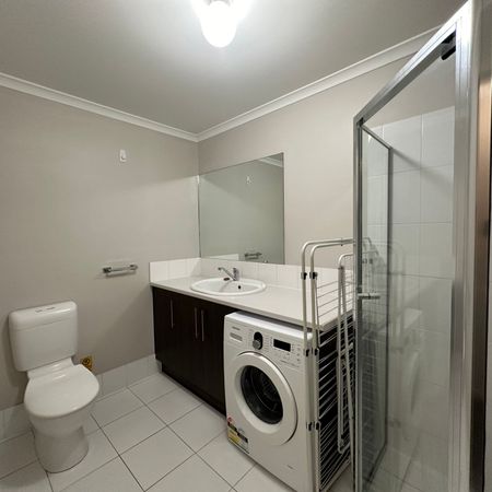 Spacious Apartment in Mawson Central - Photo 4