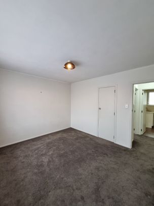 New Lynn 2-bedroom unit - Photo 1