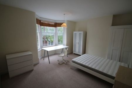 1 Bed - Harrow Road, Leicester, - Photo 2