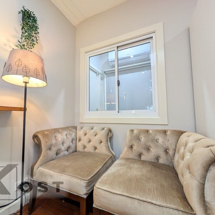 Blackburn South - Photo 1