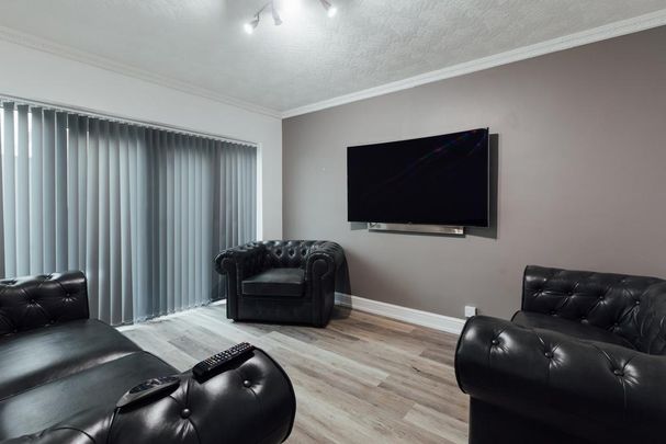 6 bedroom house to rent - Photo 1