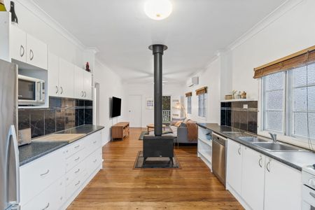 2 Adams Street, Deagon - Photo 3