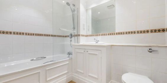 2 bedroom flat in London - Photo 3