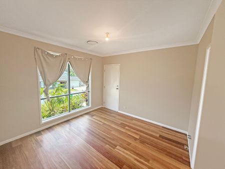 SPACIOUS 4 BEDROOM FAMILY HOME IN A SOUGHT-AFTER BILLY'S LOOKOUT ESTATE - Photo 5