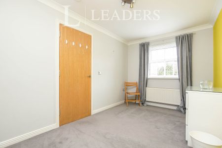 4 bedroom house to rent Madeira Way, Sovereign Harbour South, Eastbourne, BN23 - Photo 3