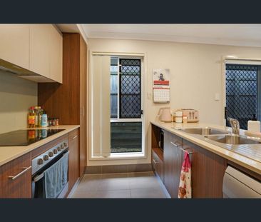 7 Joseba Place, Springfield Lakes, Qld 4300 - Photo 6