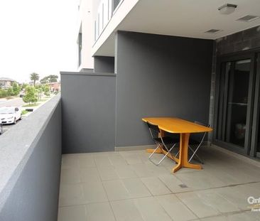 Stylish Interior with Enterainers Terrace - Photo 3