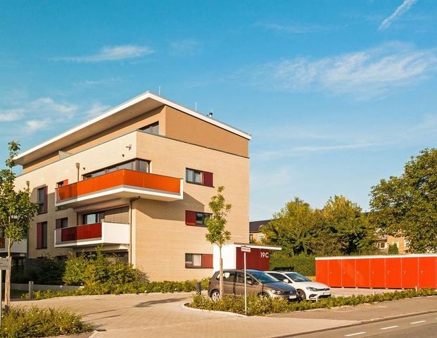 Exklusives Wohnen mit Einbauküche und eigenem Stellplatz - Photo 1