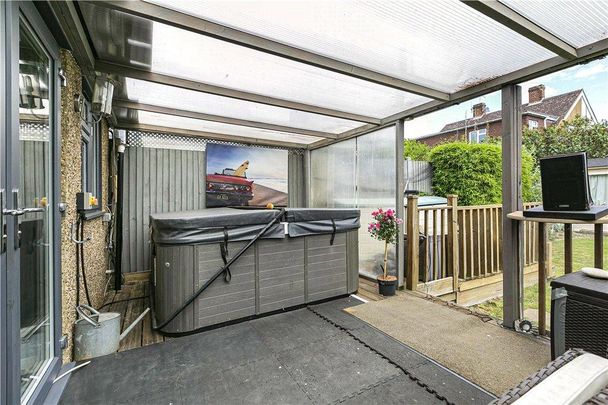 4 bedroom semi-detached house to rent - Photo 1