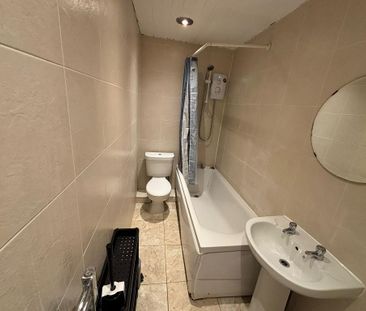 4 bedroom terraced house to rent - Photo 2