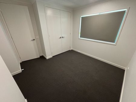 Gorgeous Family Living for Rent! - Photo 3