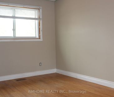 Detached Home For Lease | X8130534 - Photo 2