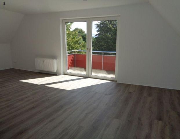 helle, große Dachgeschosswohnung - Foto 1