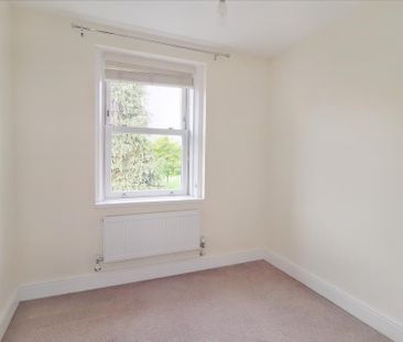 3 bedroom apartment to rent - Photo 5