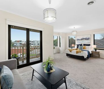 Stylish Three-Bedroom Townhouse in Prime Boronia Location - Photo 4