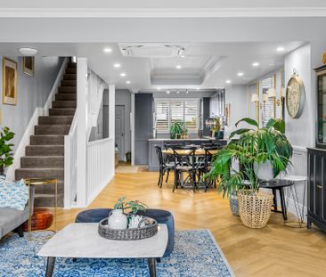 3-Bedroom Townhouse Living in the Heart of Griffith! - Photo 2