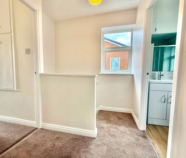 3 bedroom semi-detached house to rent - Photo 6