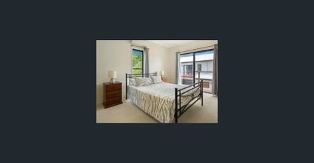 Furnished, Air Conditioned 3 Bedroom Townhouse - Photo 5